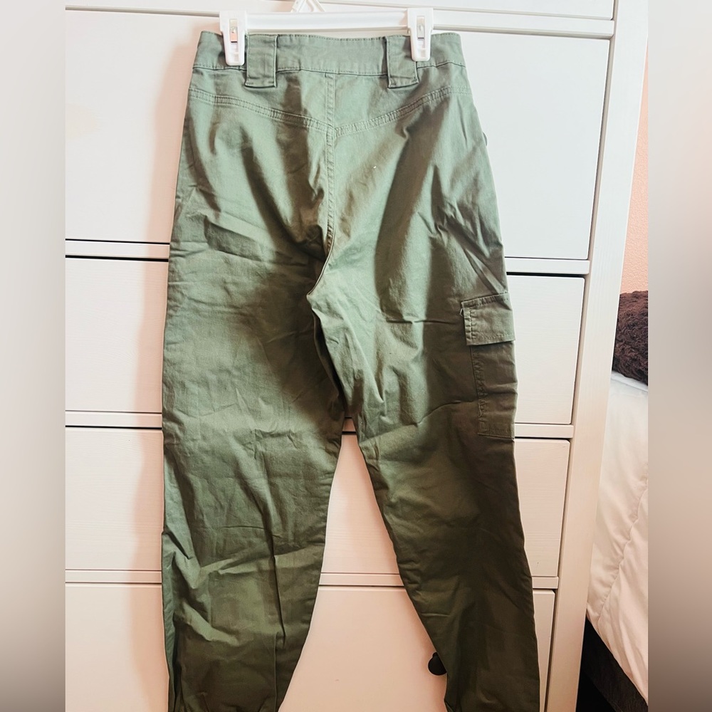 Cotton On cargo pants - Picture 2 of 3